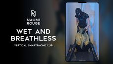 Nass und atemlos: Latexspiele in der Dusche